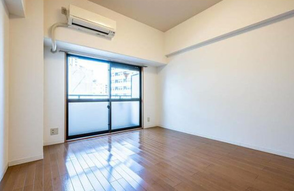 居室・リビング　8帖のお部屋です。