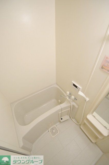 ＪＲ武蔵野線 新座駅 徒歩10分 3階建 築33年の風呂写真