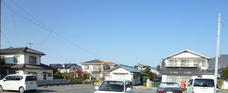 駐車場　※写真は別号室です。