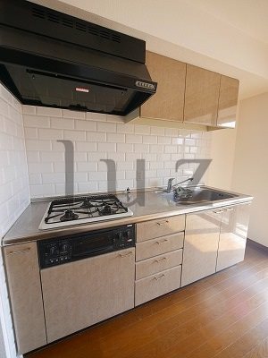 キッチン　3口コンロのシステムキッチン！