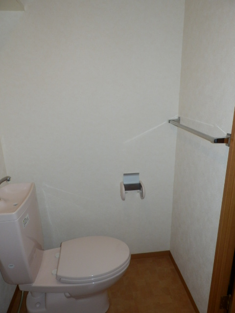 ＪＲ武蔵野線 新小平駅 徒歩3分 4階建 築23年のトイレ写真