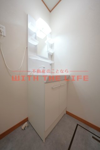 洗面設備　使いやすい独立洗面台です