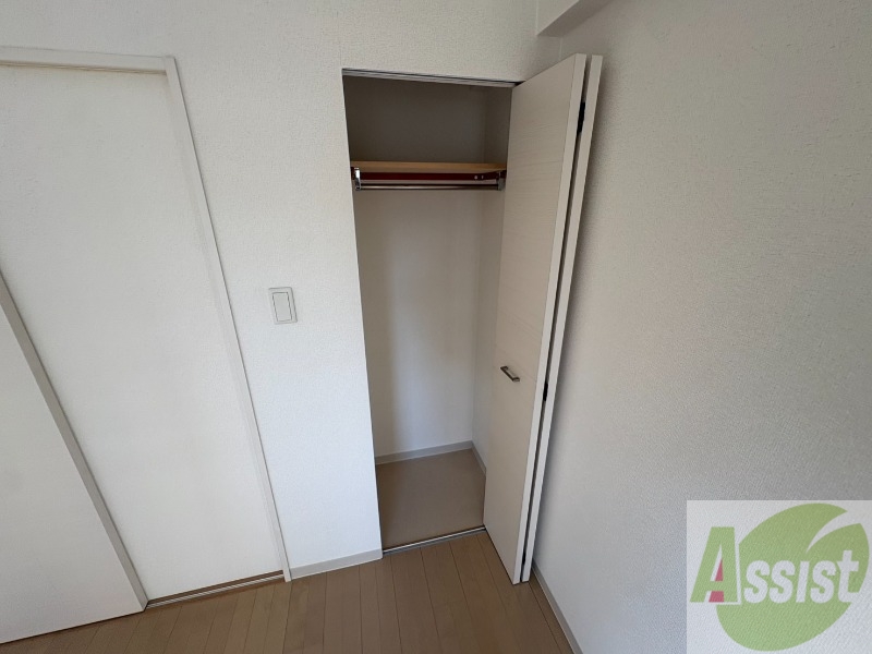 収納　寝室の収納です。部屋がすっきり片付きます。