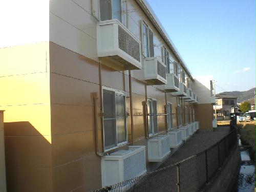 バルコニー　備品や設備仕様は号室等により異なります。現地をご確認下さい。