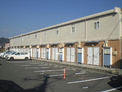 玄関　備品や設備仕様は号室等により異なります。現地をご確認下さい。