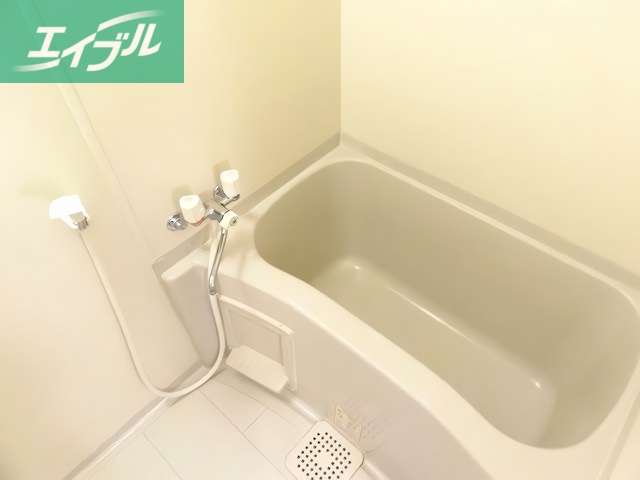 バス・シャワールーム　シャワー付き浴室