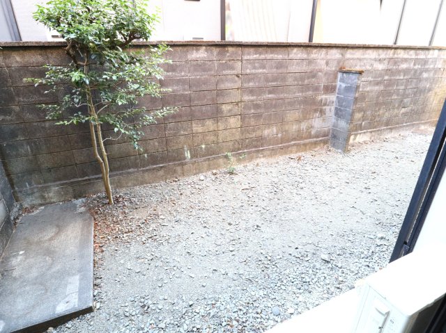 庭　お洗濯にも便利な庭付き