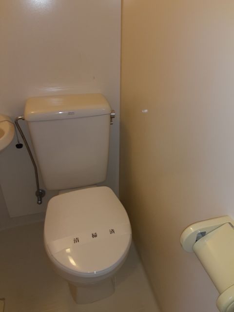 【横須賀市船越町のアパートのトイレ】