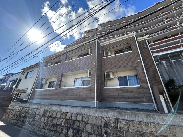 広島市東区矢賀のアパートの建物外観