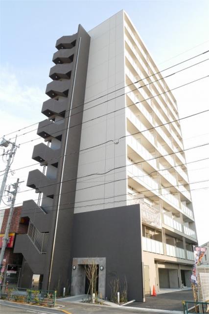 足立区西新井本町のマンションの建物外観