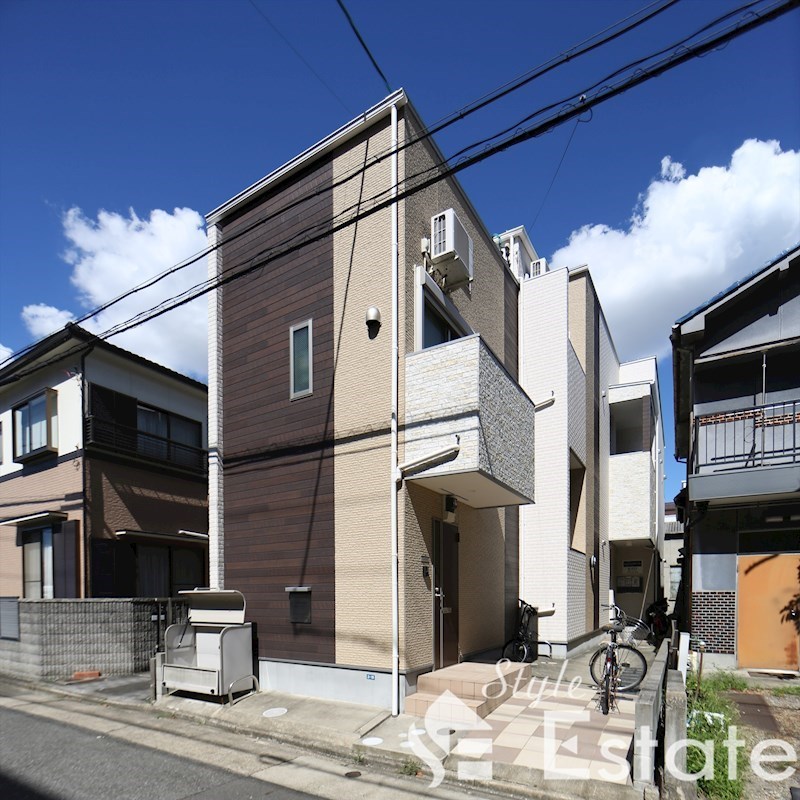 名古屋市熱田区大宝のアパートの建物外観