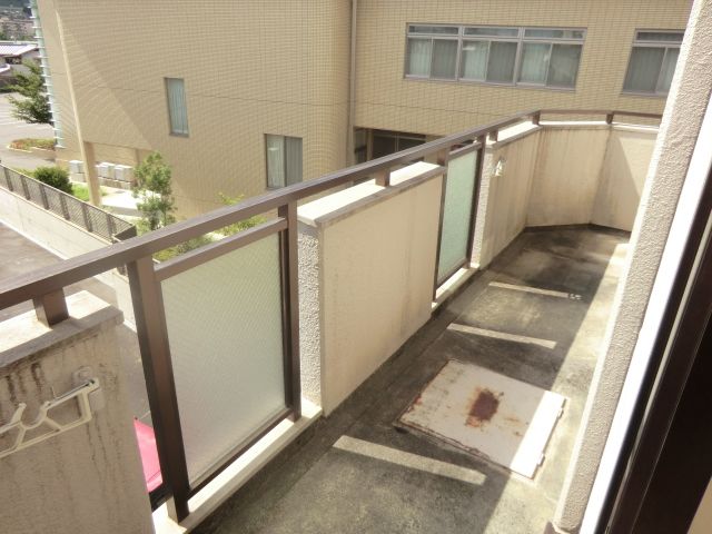 【京都市西京区大枝中山町のマンションのバルコニー】