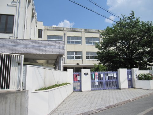 【大阪市福島区海老江のマンションの小学校】