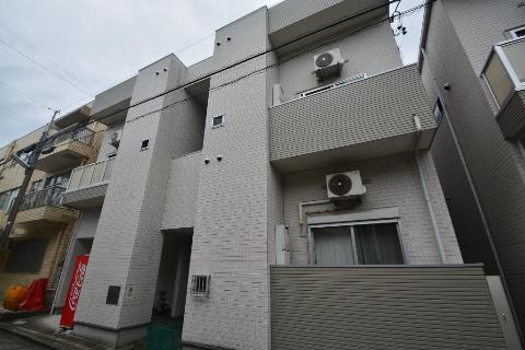 【カーサ　アージョの建物外観】