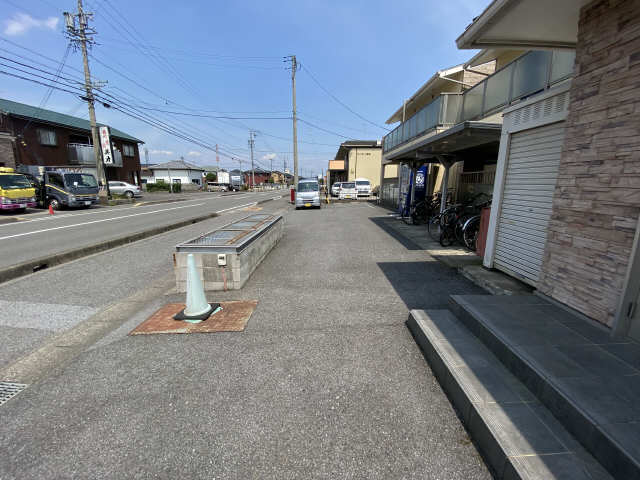 プレシャスの駐車場