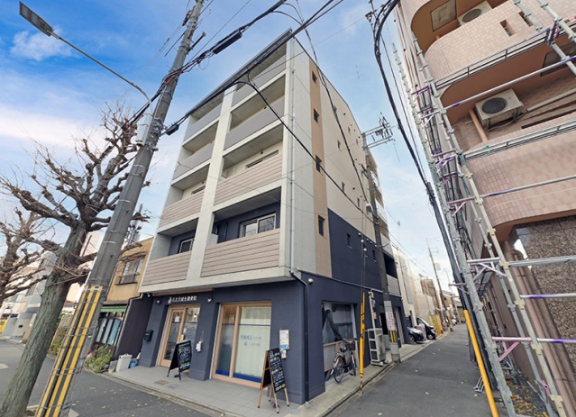 GARNET RESIDENCE 円町上平の建物外観