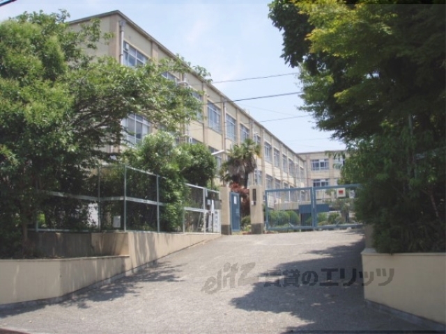 【京都市山科区小山中ノ川町のアパートの小学校】