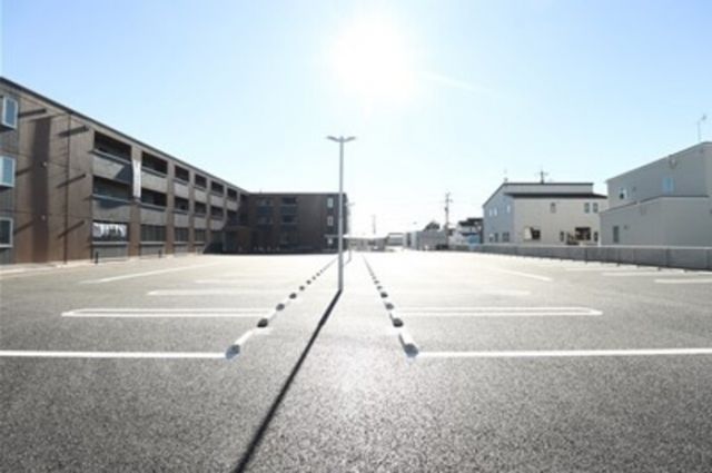 【北茨城市磯原町豊田のアパートの駐車場】