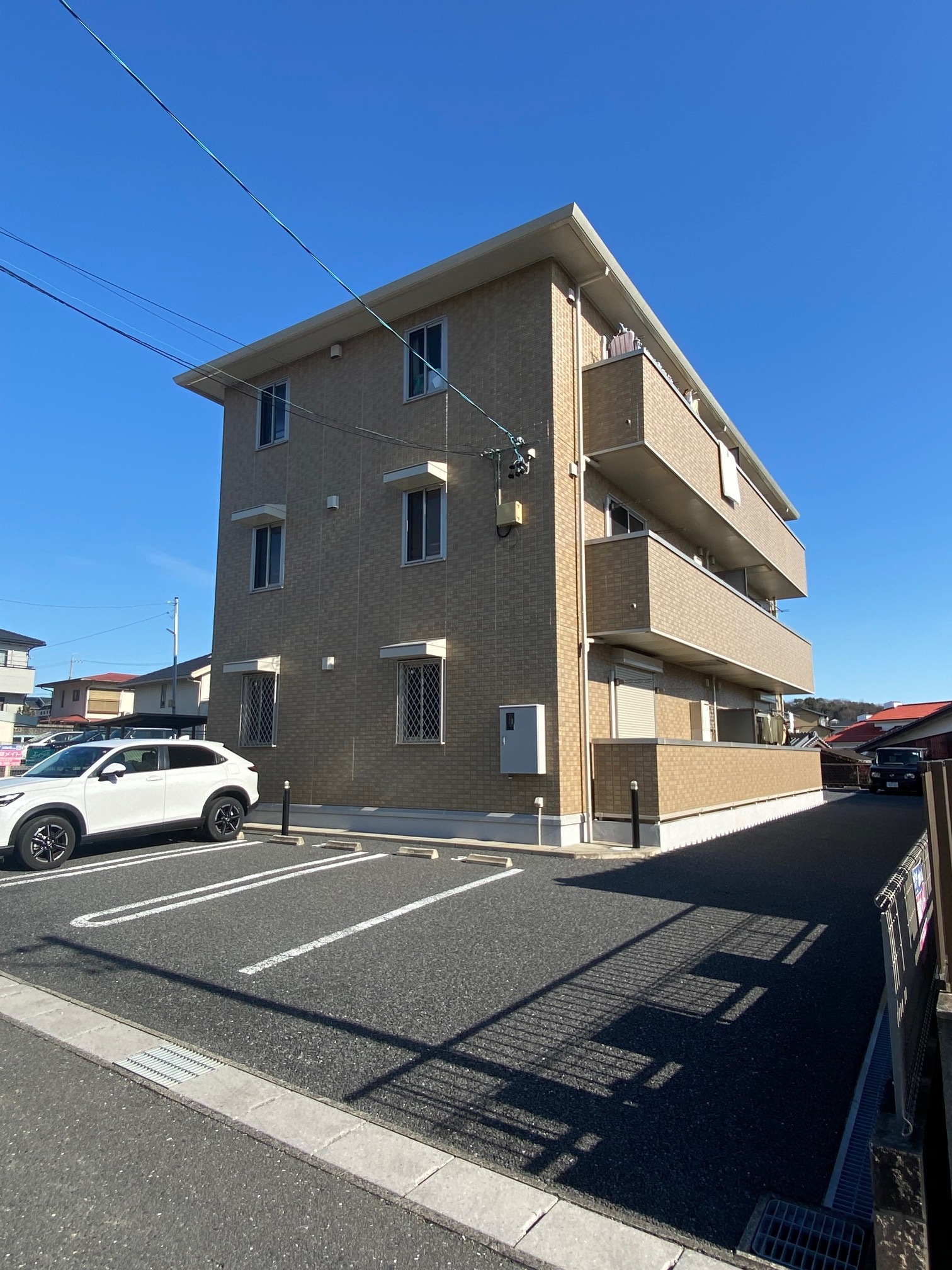 四日市市小杉町のマンションの建物外観