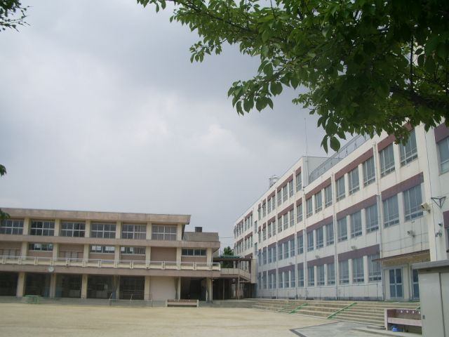 【第３元八事ビルの小学校】