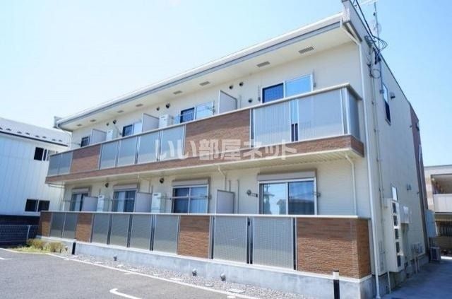 郡山市田村町徳定のアパートの建物外観