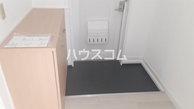 【ハイツリバーヒルズの玄関】