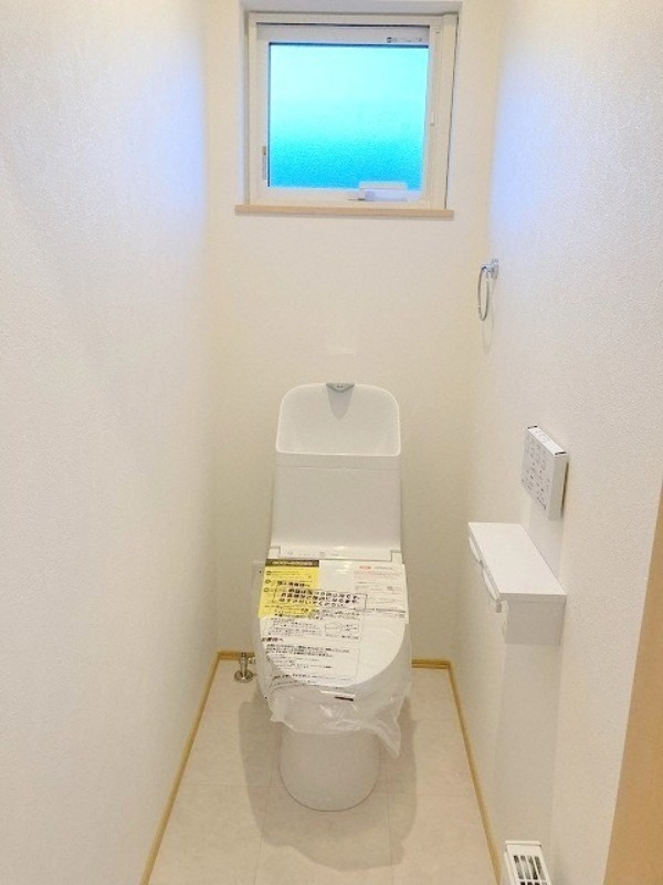 トイレ　ウォシュレット付きで快適な環境です♪