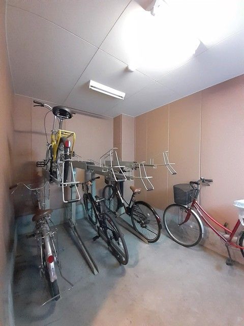 その他共有部分　★屋根付き駐輪場完備★