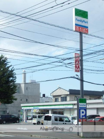 コンビニ　ファミリーマート（コンビニ）まで267m