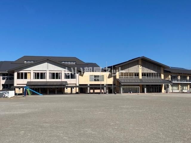 小学校　益子小学校（小学校）まで1690m