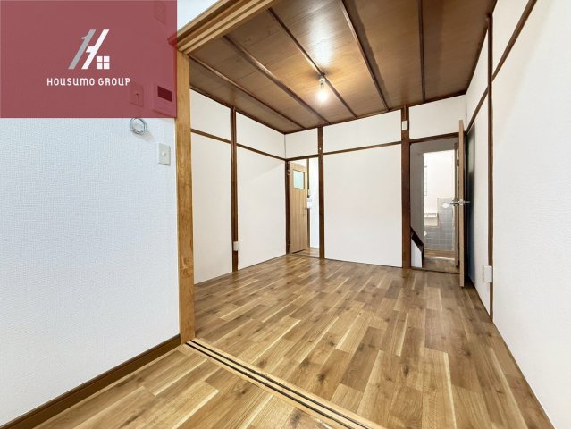 居室・リビング　こちらの居間で趣味の時間をお楽しみください