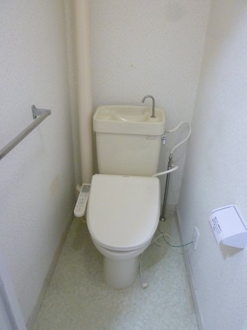 トイレ　温水洗浄便座