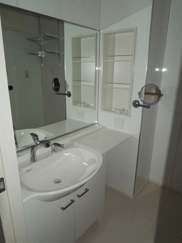 洗面設備　同建物別室画像です。