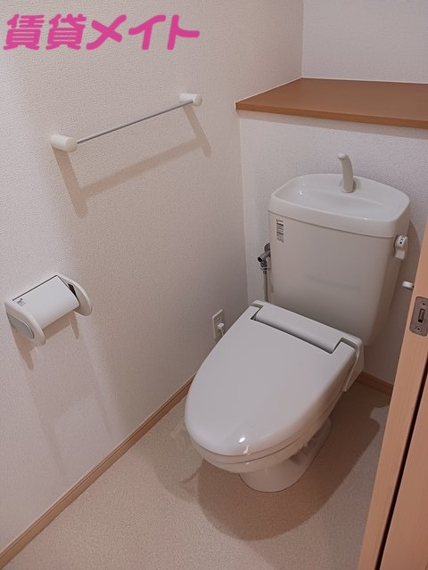 トイレ　同型反転画像参考