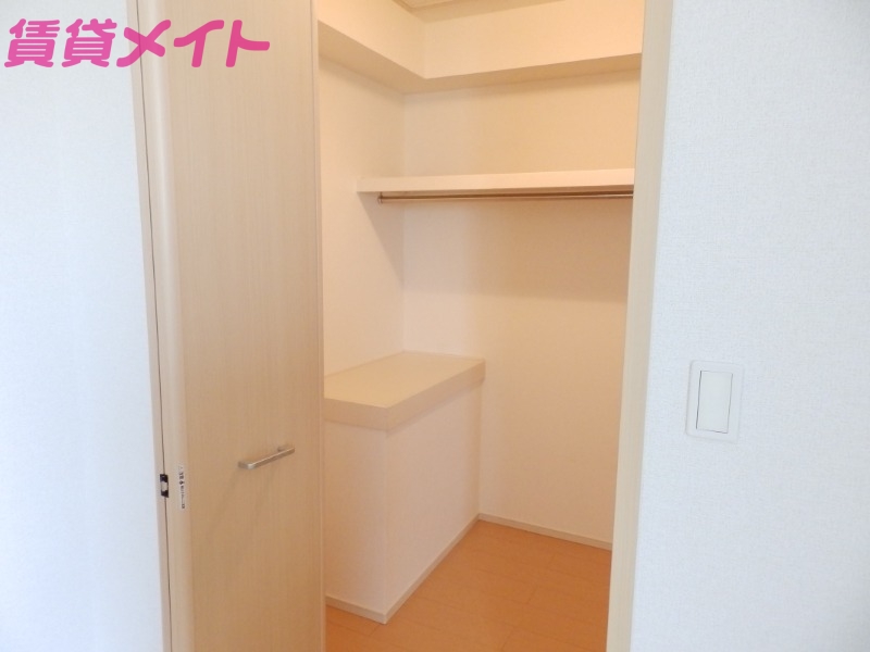 収納　同型反転画像参考