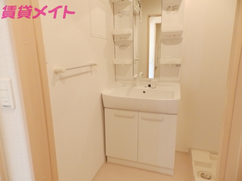 洗面設備　同型反転画像参考