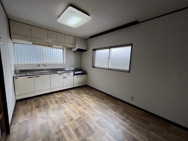 居室・リビング　ゆったりしたダイニングキッチン