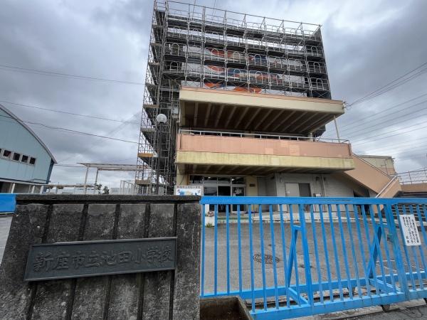 小学校　新座市立池田小学校（小学校）まで347m