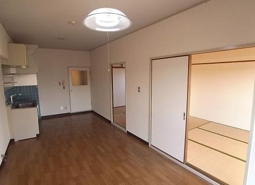 居室・リビング　※現況優先　間取り反転