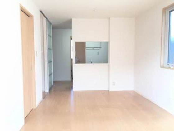 居室・リビング　※他号室の写真です。