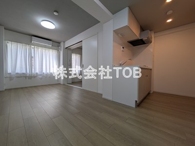 居室・リビング　10帖