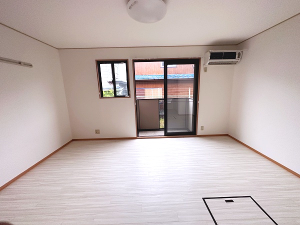 居室・リビング　※クリーニング前の写真です