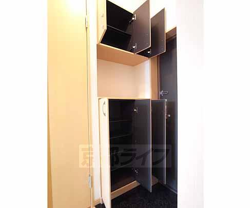 その他部屋・スペース　大きなシューズボックスです。