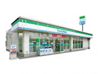 コンビニ　ファミリーマート JR折尾駅店（コンビニ）まで599m