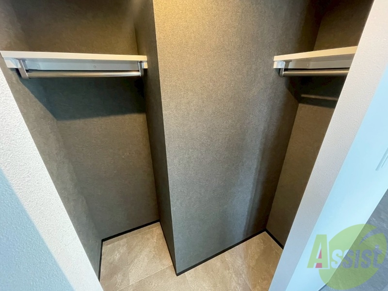 収納　クローゼットは奥行きもあり、荷物が多い方でも安心です。