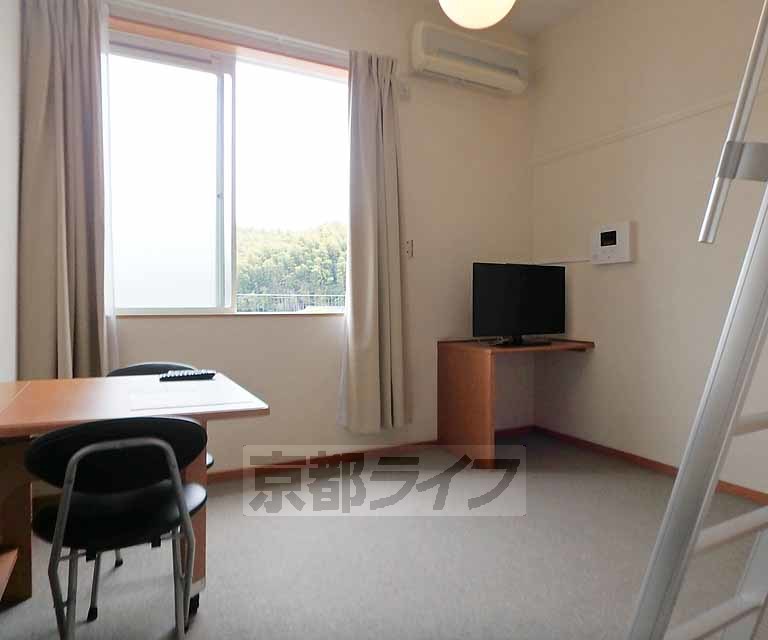 居室・リビング　家具家電がついていない部屋もあります。