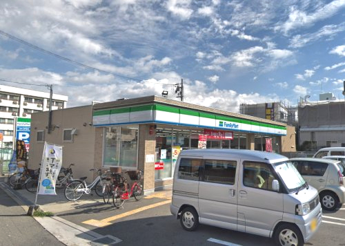 コンビニ　ファミリーマート 淀川加島店（コンビニ）まで1055m