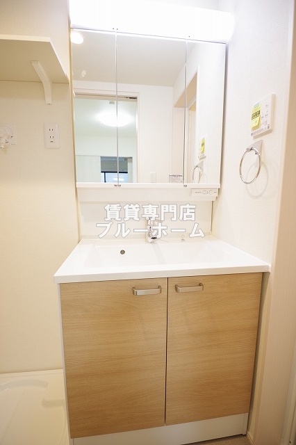 洗面設備　嬉しい独立洗面台！