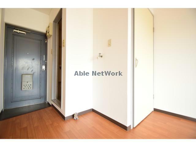 居室・リビング　同物件他号室の写真です