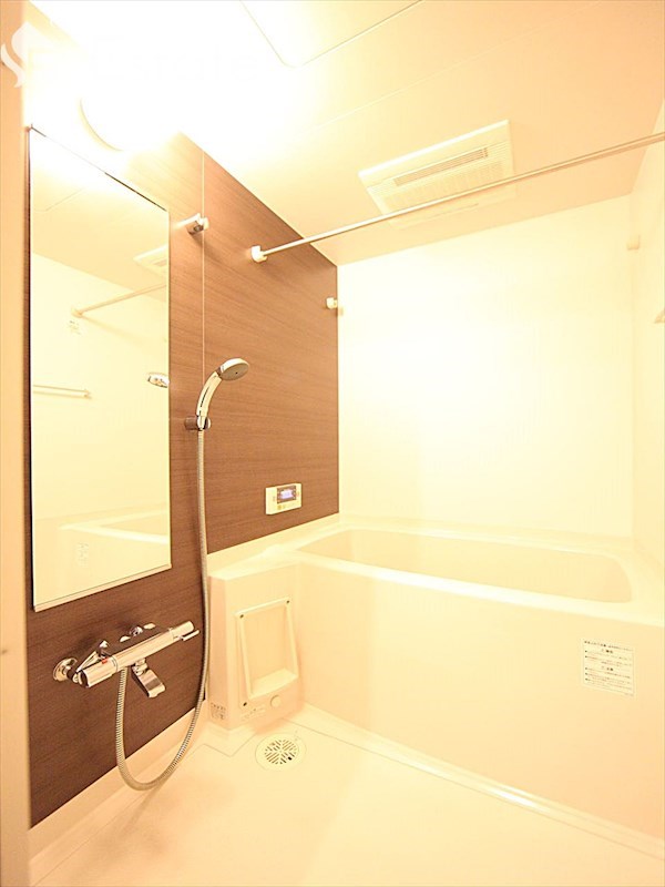 バス・シャワールーム　バスルーム